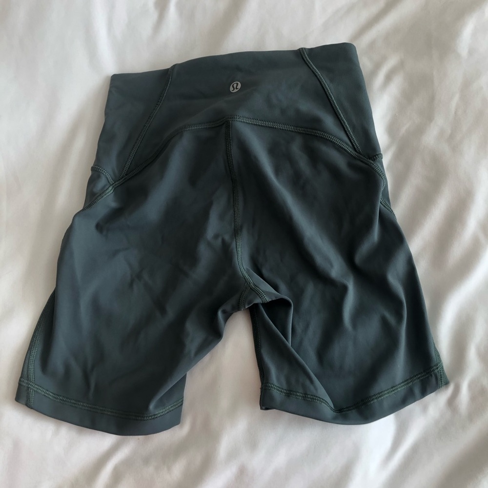 Green Lululemon tight shorts 4
